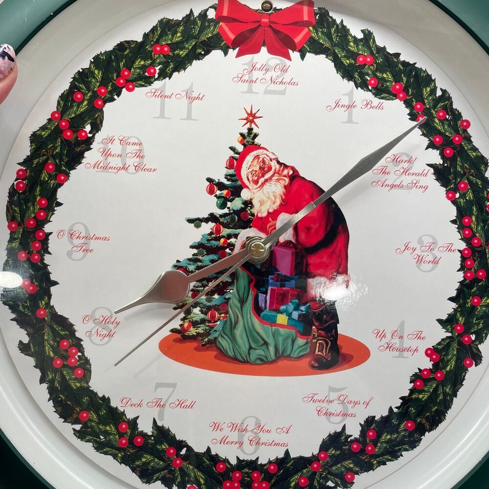 Christmas Musical Light Activated Analog Wall Clock Santa & Wreath 12 Carols - Picture 6 of 6